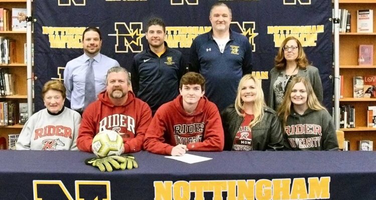 Pat Luckie signs with Rider